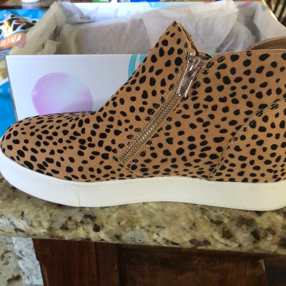 Leopard print shoes